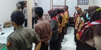 Pelajar SMU Krembung DIberi Pelathan Pramuka Saka Bhayangkara