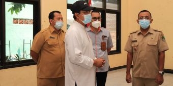 Pastikan Tertib, Gus Ipul Tinjau Langsung Penyaluran BST Tahap IV di Kelurahan Purworejo