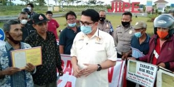 Datangi JIIPE Gresik, Arteria Dahlan Minta Penegak Hukum Turun Usut Kasus Ganti Rugi Tanah Warga