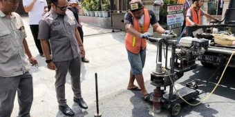 Dikeluhkan Warga, Proyek Pengaspalan Jalan di Kota Blitar Disidak Komisi III