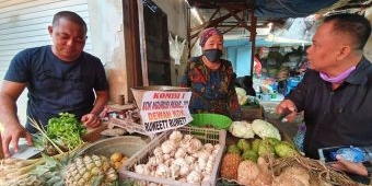 Tolak Relokasi, Pedagang Gondanglegi Gelar Demo Bersama LSM