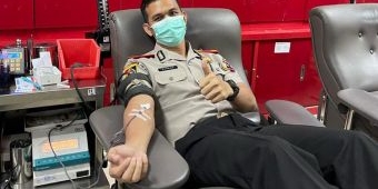 Lakukan Aksi Kemanusiaan, ​Mantan Kasat Lantas Polresta Sidoarjo dan Rekan Gelar Donor Darah