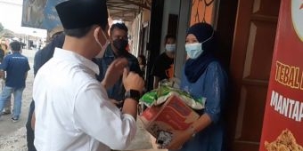 Giliran Para Pedagang di Tempat Wisata yang Menerima Bantuan Sembako dari Gus Barra