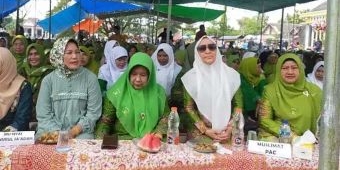 Dua Srikadi Bacabup Bojonegoro Hadir Bersamaan di Acara Muslimat, Netizen: Adem