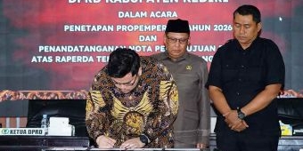Bupati dan Pimpinan DPRD Kabupaten Kediri Tandatangani Persetujuan Raperda APBD 2026