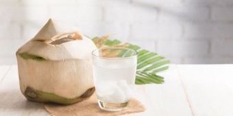 Benarkah Air Kelapa Bisa Menyembuhkan Sakit Kepala? 