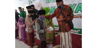 Peringati Harlah NU, Ketua PCNU dan Ansor Bangil Santuni 100 Anak Yatim Piatu