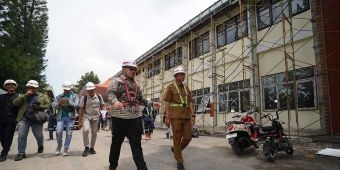 Bupati Kediri Tinjau Rehab Kantor Pemkab dan Pembangunan Sekolah Rakyat