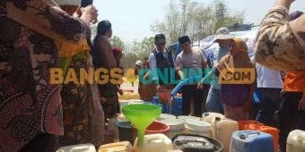 Sejuta Liter Air Bersih di Sampang Jadi Rebutan Masyarakat Terdampak Kekeringan