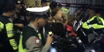 Konvoi Bawa Sajam, Polres Mojokerto Kota Amankan 17 Pemuda yang Resahkan Warga
