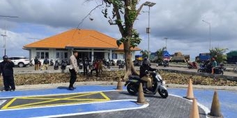Polres Gresik Uji Coba Satpas  Layanan SIM di Pulau Bawean