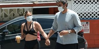 Lady Gaga Pacaran Pakai Masker, Bagaimana Jika Ingin Ciuman?