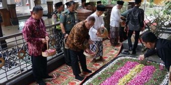 Kunjungi Ponpes Tebuireng Jombang, Menhan Minta Ulama dan Santri Terus Jaga NKRI