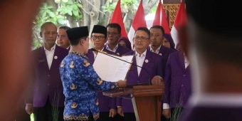 Kukuhkan TP Posyandu Kabupaten Mojokerto 2025-2030, Gus Barra Dorong Transformasi 6 Bidang SPM