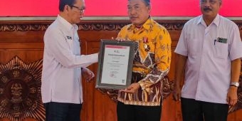 PMI Kota Mojokerto Beri Penghargaan untuk 15 Pendonor Darah Sukarela 75 Kali