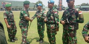 Pangdiv 2 Kostrad Lepas 423 Personil Para Raider 503 ke Kongo