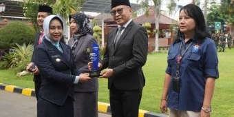 Wali Kota Mojokerto Beri Penghargaan Dinas Pendidikan OPD Terbaik Usai Pimpin Upacara Hari Pahlawan