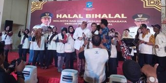 Halalbihalal, Wali Kota Surabaya Nyanyi Bareng Pilar-Pilar Sosial