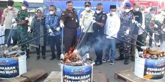 Bea Cukai Jatim Musnahkan 13,2 Juta Batang Rokok Ilegal