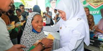 Gelar Pasar Murah di Kediri, Gubernur Khofifah: Wujud Upaya Pemerintah Kuatkan Daya Beli Masyarakat