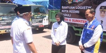 Wali Kota Kediri Lepas Tujuh Truk Bantuan Logistik untuk Aceh dan Sumatera