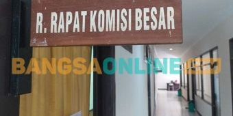 Kinerja PJ Desa Batoporo Barat Diduga Tak Maksimal, Komisi I DPRD Sampang Gelar Rapat Tertutup