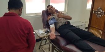 Baksos, Fatchur Rochman Donor Darah di PMI Kabupaten Pasuruan