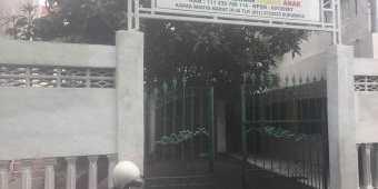 Bejat! Oknum Guru Madrasah di Surabaya Cabuli 10 Siswanya