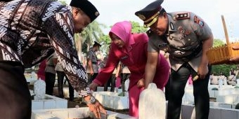 Polres Batu Gelar Ziarah dan Tabur Bunga di Peringatan Hari Bhayangkara ke-80