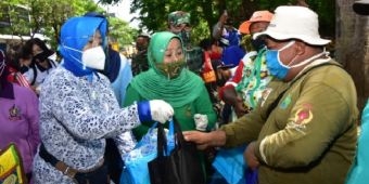 HUT Ke-75 TNI, Ketua DJA II Hadiri Bakti Sosial Dharma Pertiwi Daerah E
