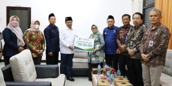 Peduli Cianjur, Bupati Jombang Serahkan Donasi Melalui Baznas Jawa Timur