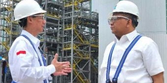 Kunjungi Smelter PTFI di Gresik, Wamenaker Ajak Pekerja Sukseskan Hilirisasi