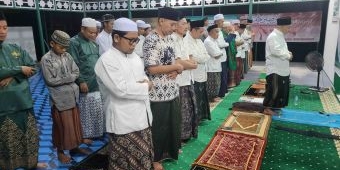 di-pesantren-kampung-nu-kapuas-kiai-asep-tegaskan-guru-harus-doakan-murid-ini-lima-waktu-istijabah