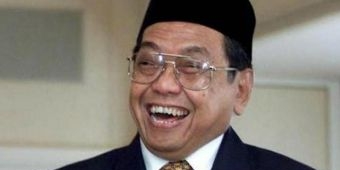 Gaji Presiden Gus Dur untuk Beli Sepatu Menristek dan Jas Menlu