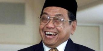 ​Gaji Presiden Gus Dur untuk Beli Sepatu Menristek dan Jas Menlu