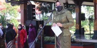 Peringati Hari Kartini, Karyawati Pemkab Mojokerto Apel Pakai Kebaya