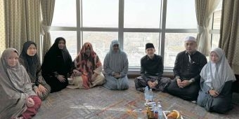 Pertemuan Khofifah dan Gus Iqdam di Mekkah, Ajang Silaturahmi hingga Tukar Pikiran