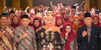 persilakan-buka-cabang-khofifah-pendidikan-khadijah-berbasis-pesantren-kota-dan-aswaja