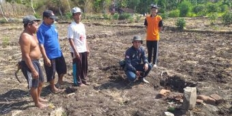 Gempar, Warga Sawuh Ponorogo Temukan Potongan Arca dan Batu Bata Merah Besar