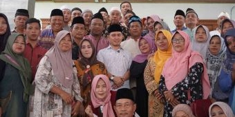 Masyarakat Padati Kediaman Bupati Mojokerto dalam Momen Open House Sepulang Haji