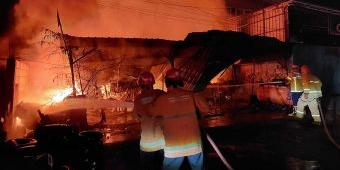Bengkel Tambal Ban di Gresik Terbakar, Kerugian Capai Rp500 Juta