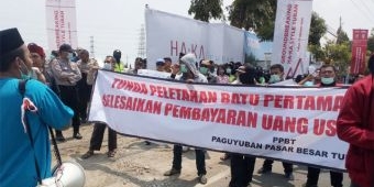 Ground Breaking Pasar Besar Tuban Dihadang Aksi Demonstrasi Pemilik Kios