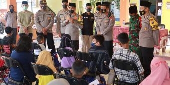 Jumat Barokah, Polres Mojokerto Kota Gelar Bakti Sosial untuk Yatim Piatu