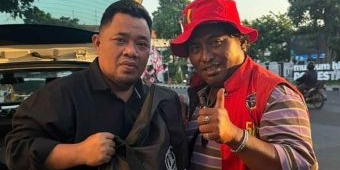 Gus Yusuf Salurkan Bantuan dan Bendera Merah Putih Titipan Gubernur Khofifah