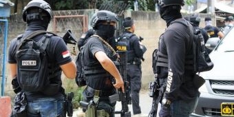 Densus 88 Amankan Tiga Terduga Teroris di Blitar