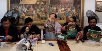 Tim Dewanti-Masrifah Laporkan KPU dan Panwaslu Malang ke DKPP