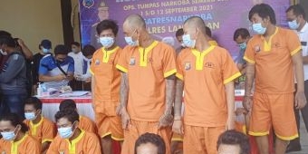 Ungkap 12 Kasus Selama 12 Hari, Polres Lamongan Amankan 15 Tersangka dan Ribuan Pil Dobel L