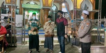 Berikan Kemudahan Masyarakat, Polres Pasuruan Buka Gerai Vaksinasi di Sejumlah Masjid Usai Tarawih