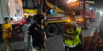 Truk Tronton Tabrak Dua Mobil di Pertigaan Sidorejo, Ternyata Sopir Dalam Kondisi Mabuk