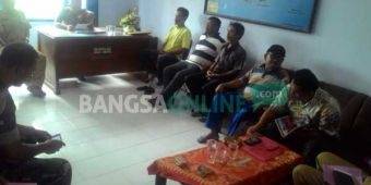 Terkait Tower Telkomsel di Desa Gurah Kediri, Warga Bersikukuh Minta Tower Dibongkar